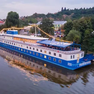 Racek Hotel na wodzie